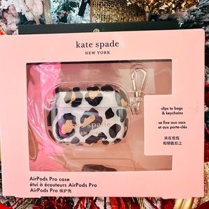 🩷🩷Kate Spade Leopard Pro Airpod Case